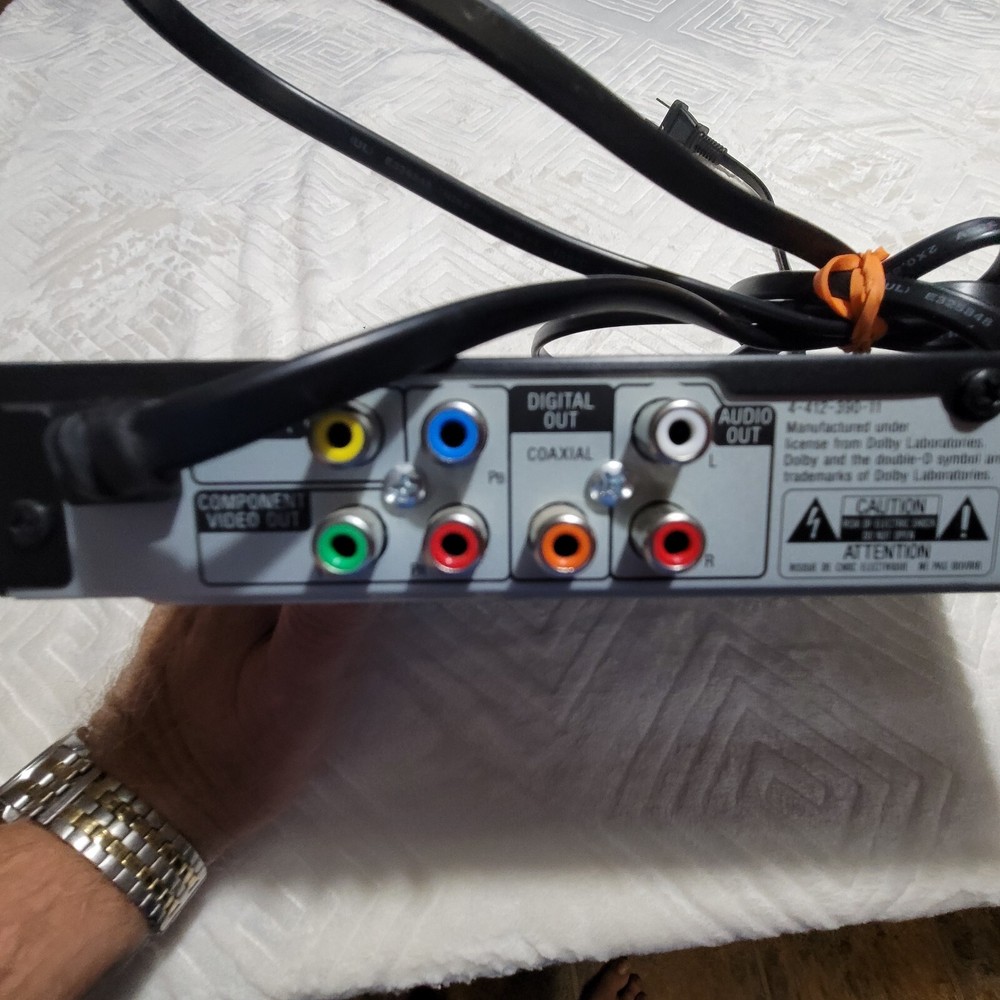 Sony DVP-SR210P Progressive Scan CD/DVD Player With Remote Tested Working