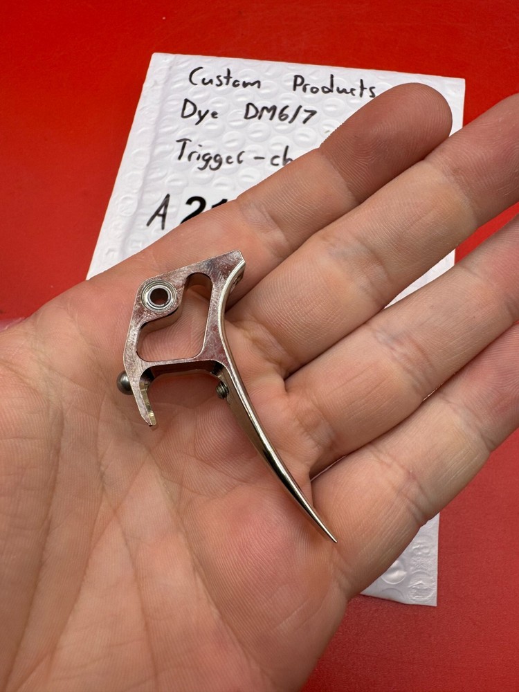 Custom products Dye DM6/7 Trigger-Chrome