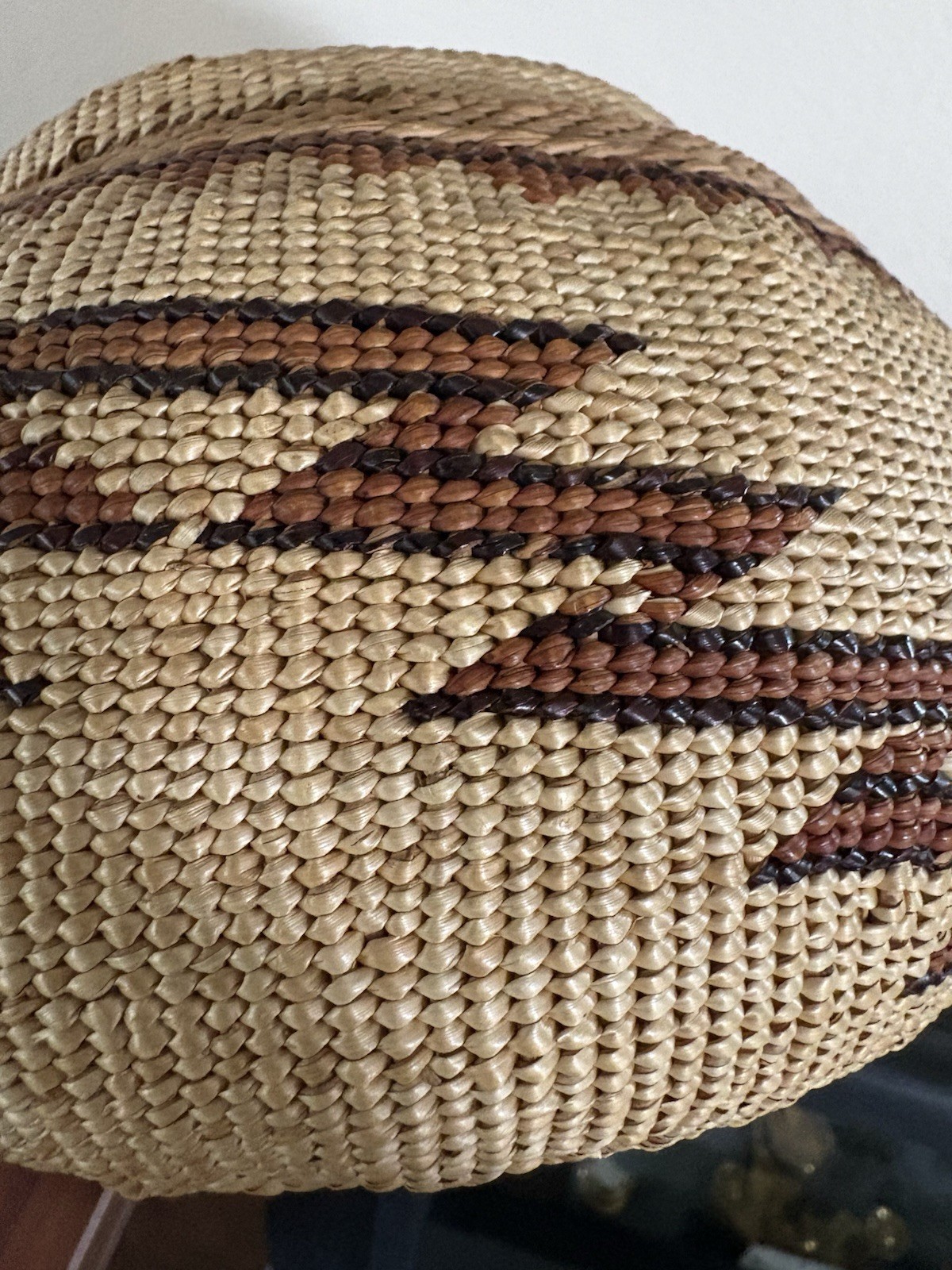 Yurok/Karuk Lidded Basket 4 1/2 x 6 1/2 Twinned Native American Museum Piece