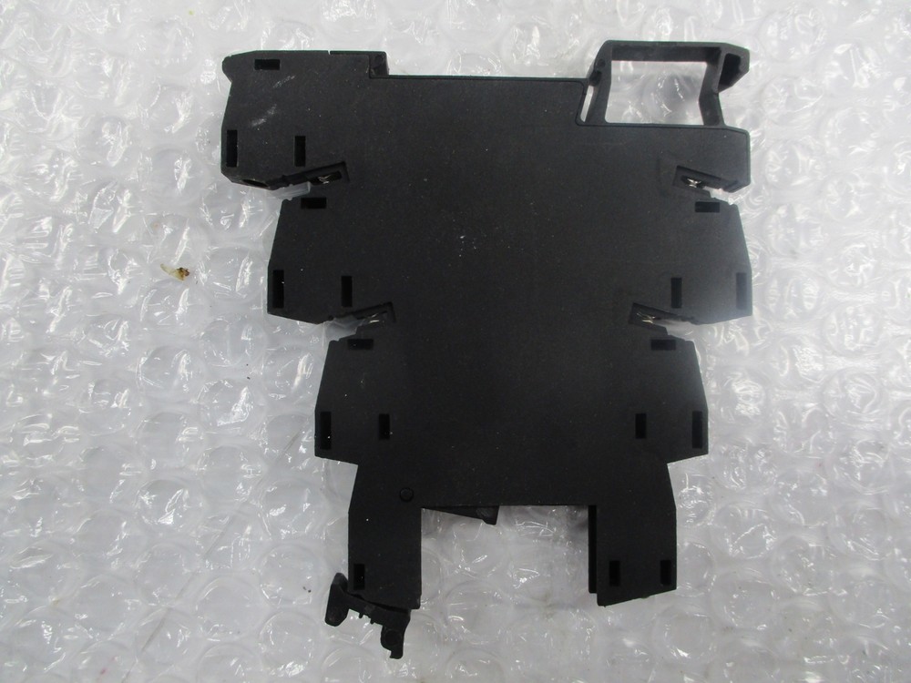 CRYDOM DRSCN24 RELAY SOCKET NSNP