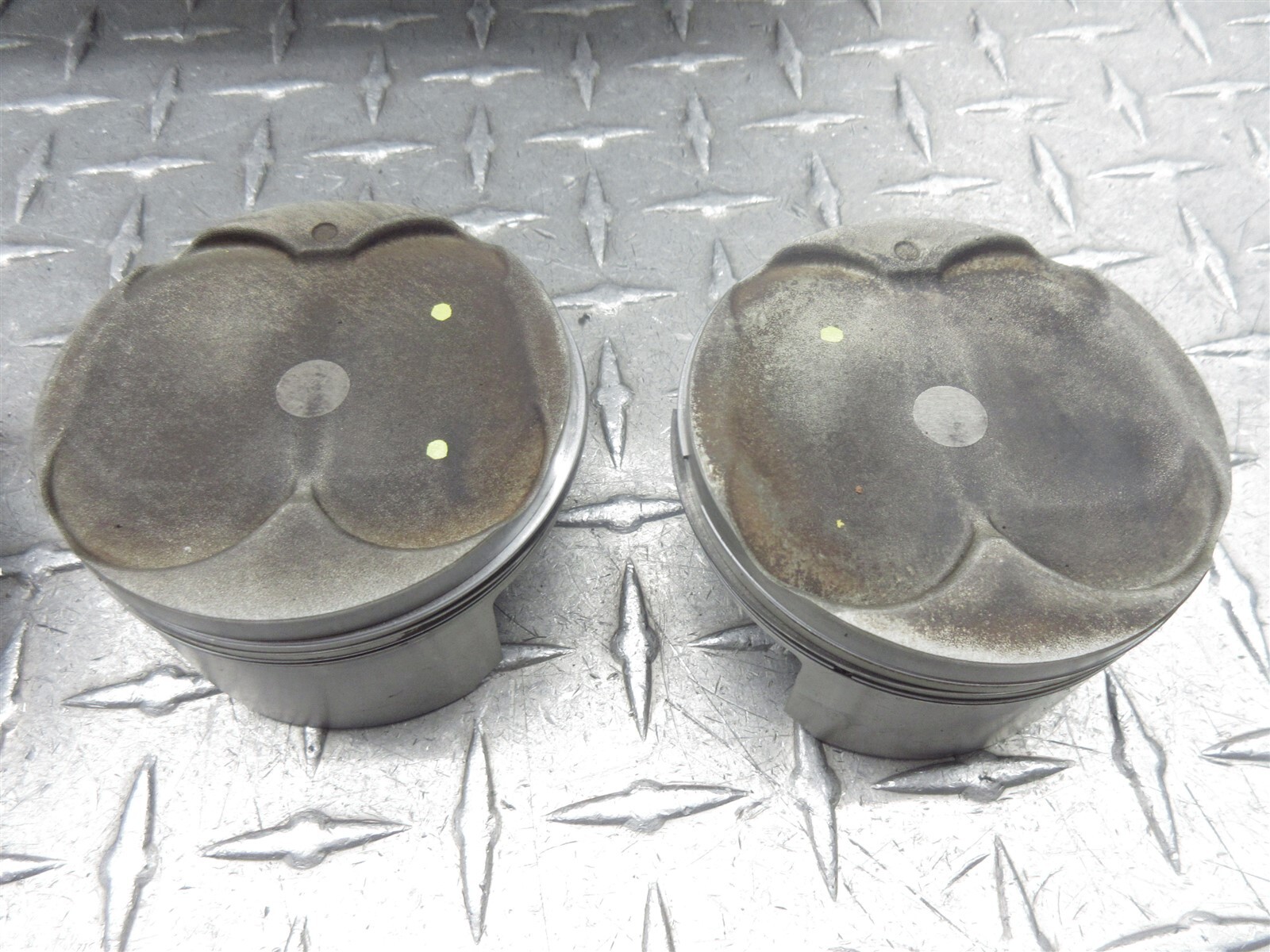 2002 01-02 Suzuki GSXR 1000 GSXR1000 Crankcase Case Engine Motor Block Piston