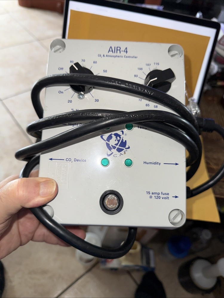 NEW OPEN CAP CO2 Atmospheric Controller Air-4 CO2 NIGHT TEMPERATURE CO2 HUMIDITY