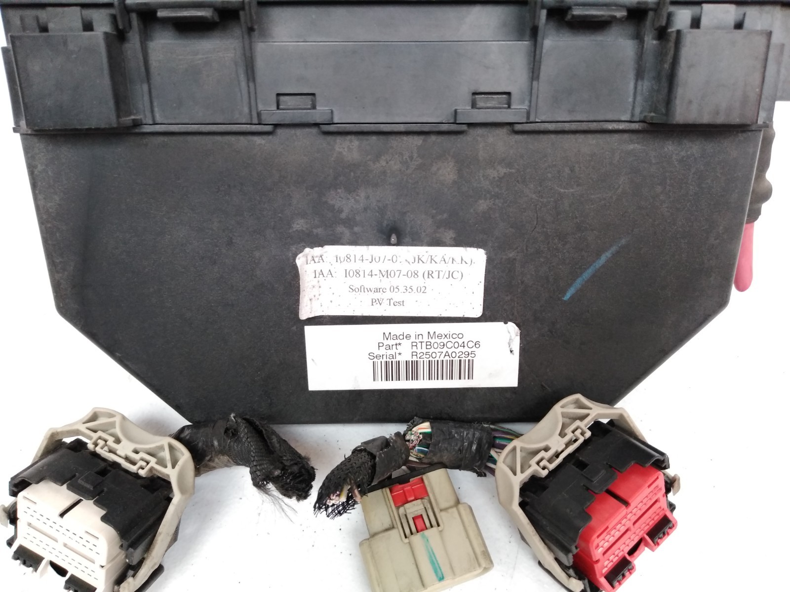 56049720AR Chrysler 2008 2009 Town & Country Fuse Box Engine Bay TIPM OEM B2