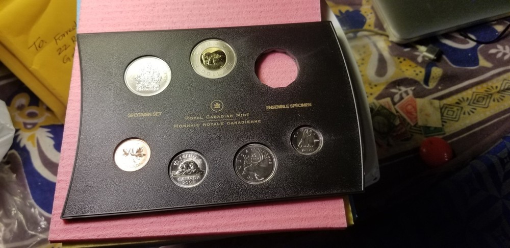 Canada 2005 Specimen Set Without Loone Dollar Broken Set.