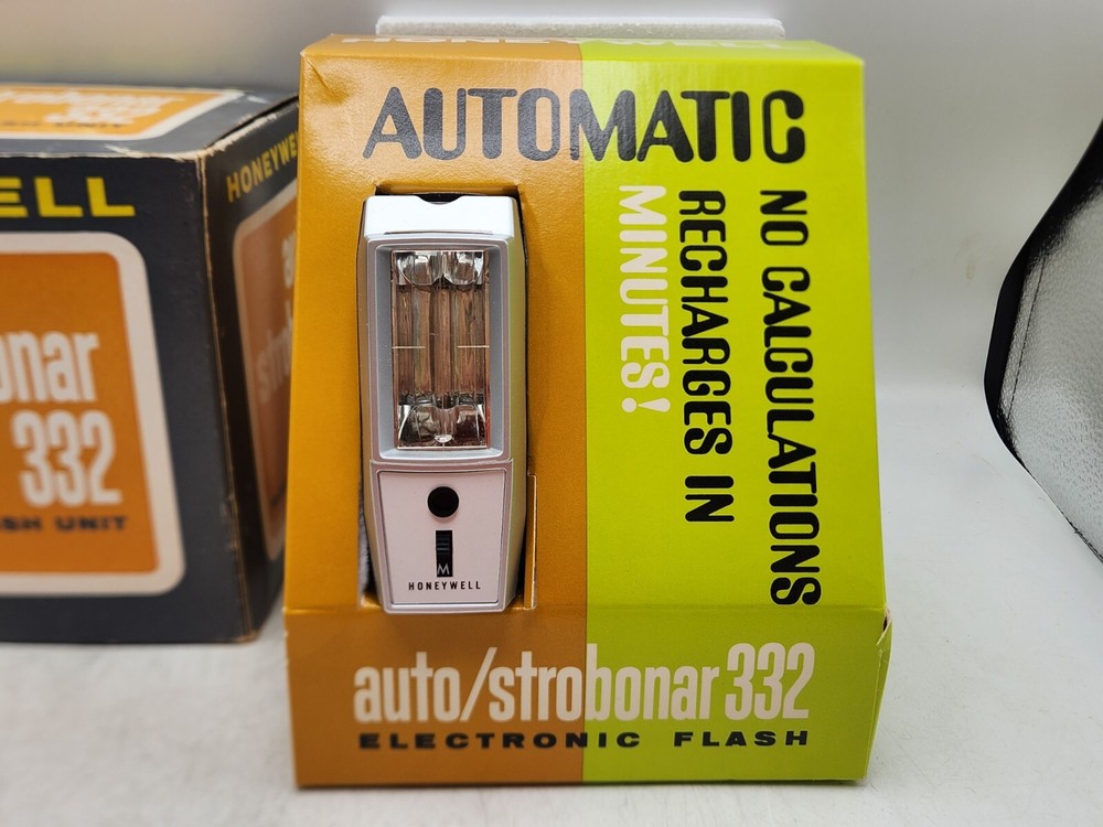 Honeywell Auto/Strobonar 332 Automatic Electronic Flash Unit 166 w/ RARE Display
