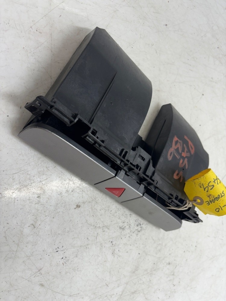 VW PASSAT B6 (2005 > 2010) STORAGE COMPARTMENT AND HAZARD SWITCH 3C0858407