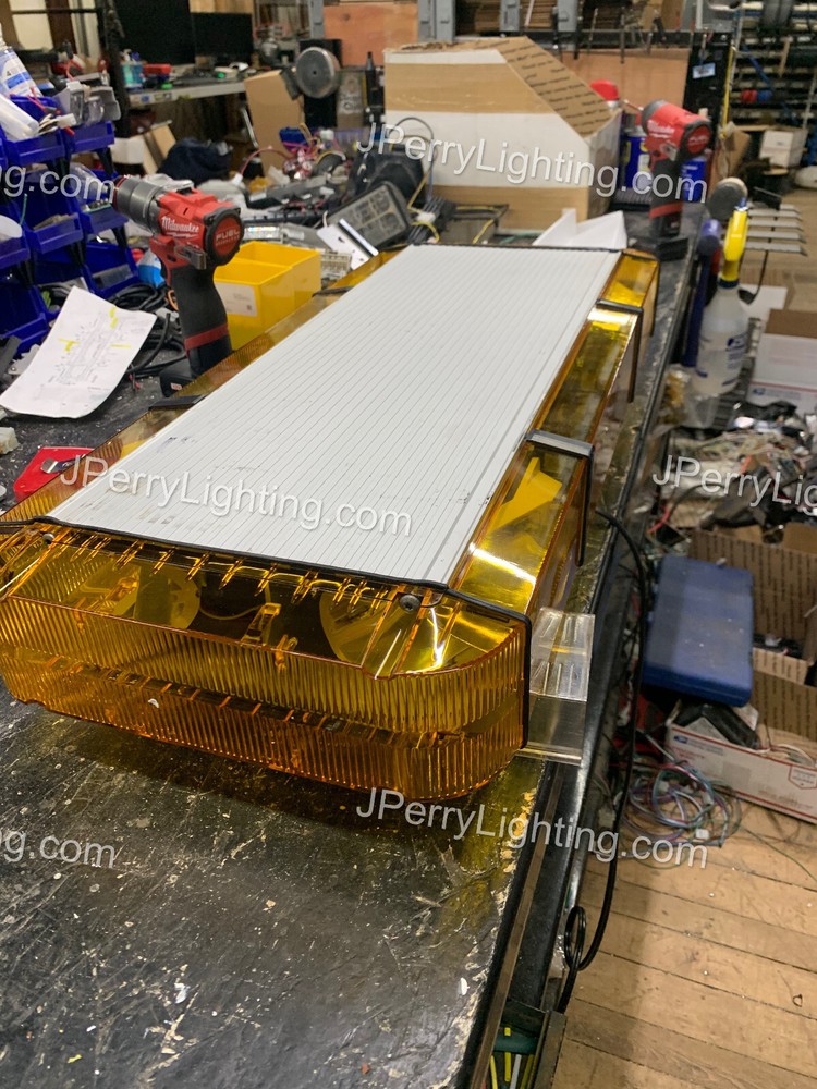 Whelen Edge 9U Ultra Mini BASIC Light Bar 28” 4 STROBE