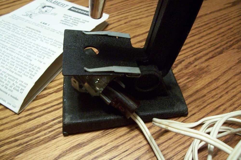 1960's Gilbert Youth Microscope with Instructions - No Slides