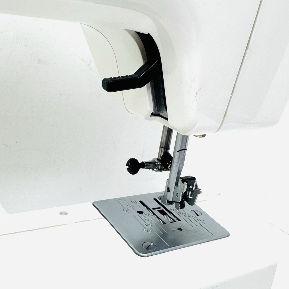 JANOME Sewing Machine 2003P With Pedal - Used