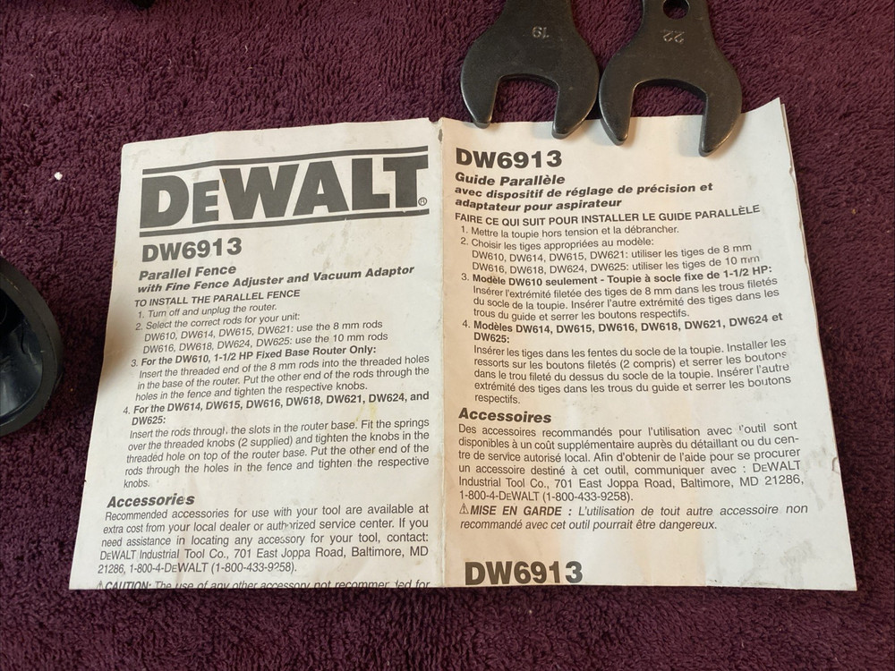 DeWALT Universal Edge Guide DW6913 w/ Accessories