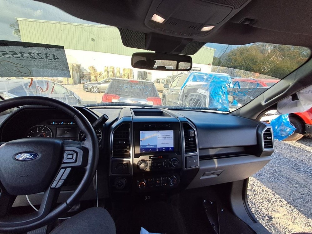 F150      2019 Glove Box 4870965