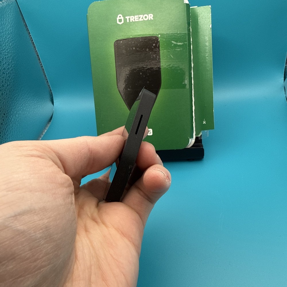 Trezor Safe 5 - Crypto Hardware Wallet with Secure Element & Passphrase