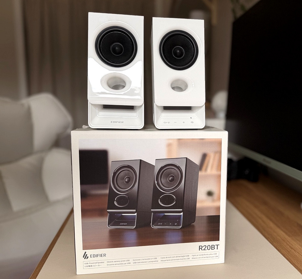 Edifier R20BT USB-Powered Computer Speakers - White