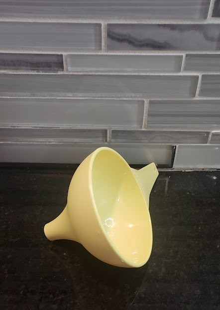 Tupperware Large Funnel Classic YELLOW New