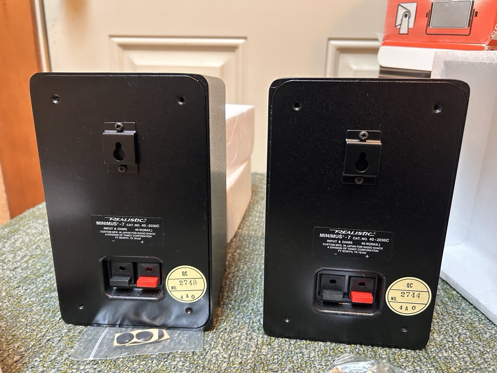 Lot Of 2 Realistic Minimus-7 Black 40W Bookshelf Speakers