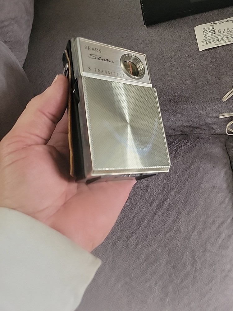 Sears Silvertone Vintage 8 Transistor/READ DETAILS