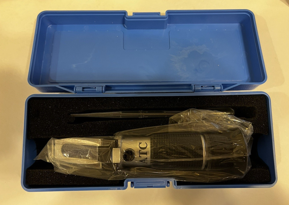 Portable Refractometer ATC LEC115 New in Case & Box