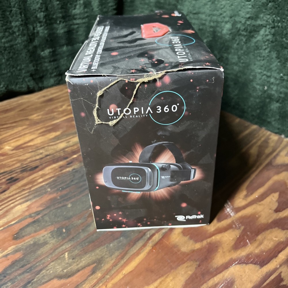 Utopia ReTrak 360 Degree 3D VR Headset Bundle Bluetooth Earbuds & Controller NIB