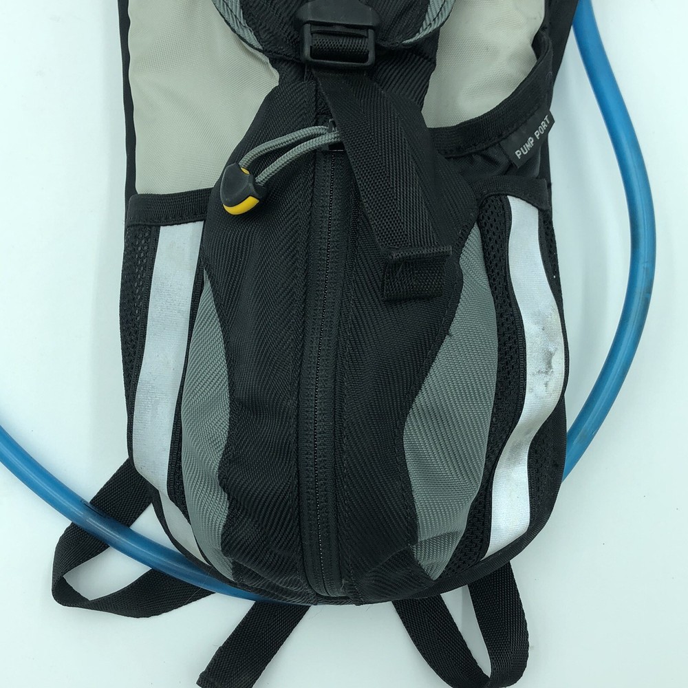 Camelbak Rogue Black Hydration Pack Hiking Cycling Day Backpack with Bladder