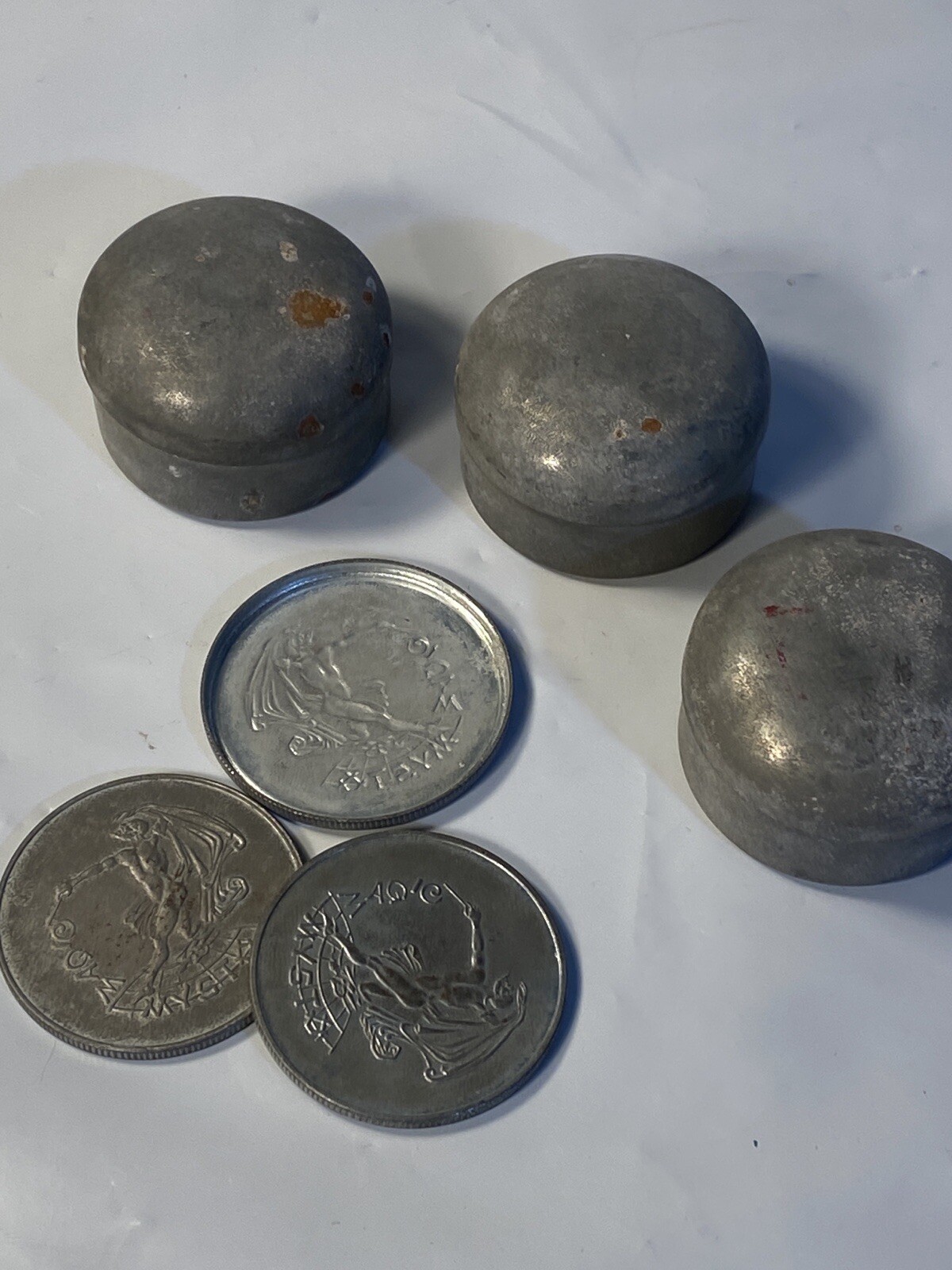 Magic Mysto Dancing Devil Magician - 30mm 2 Tokens 1 Hollow Shell 3 Tins W/Lids