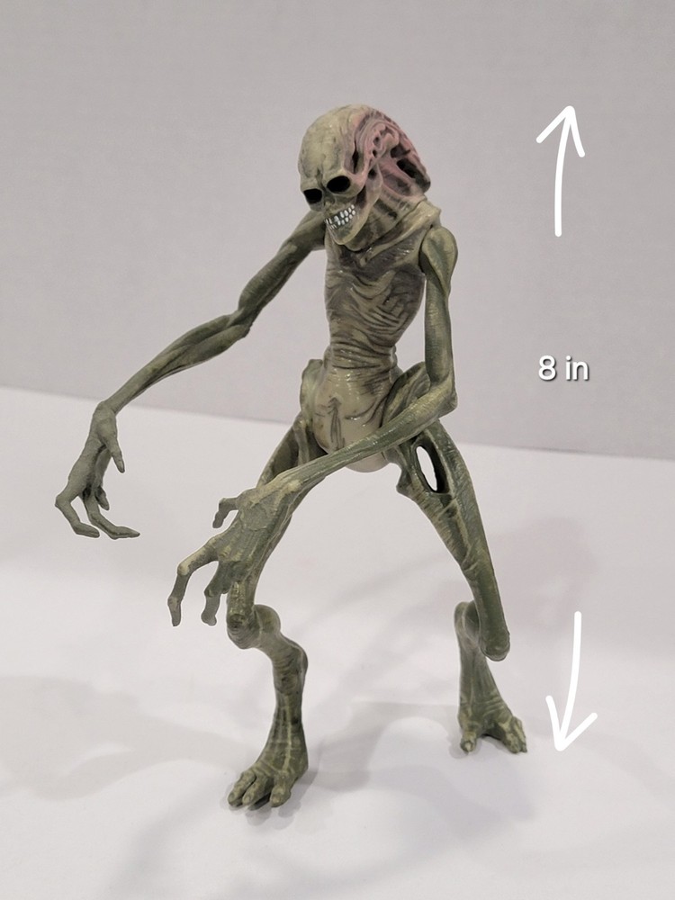 Alien Resurrection - Alien Figure 8" Tall