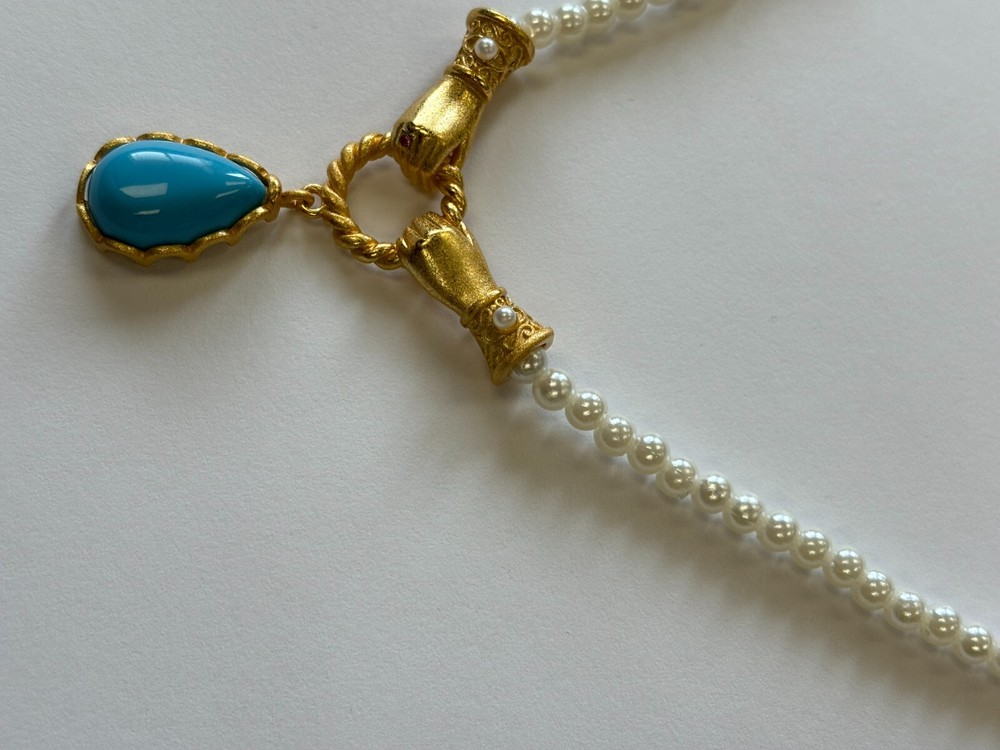 Hand Hold Loop Barbie Style Necklace