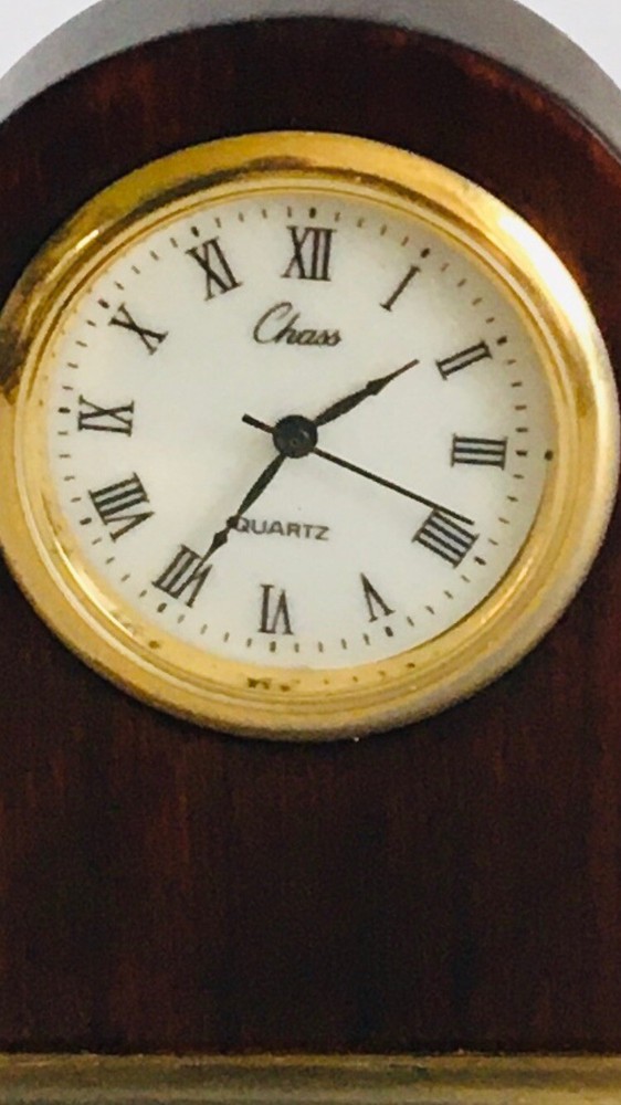 Chass Wood Quartz Mini Desk Table Clock