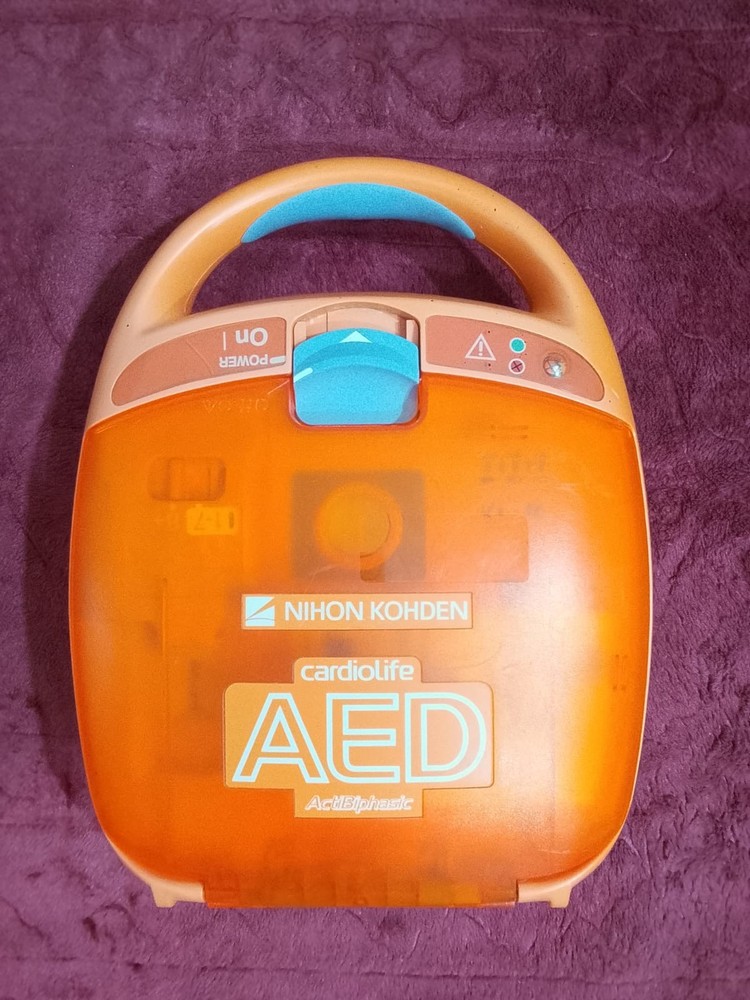 NIHON KOHDEN AUTOMATED REF= AED-2100K (UNTESTED )