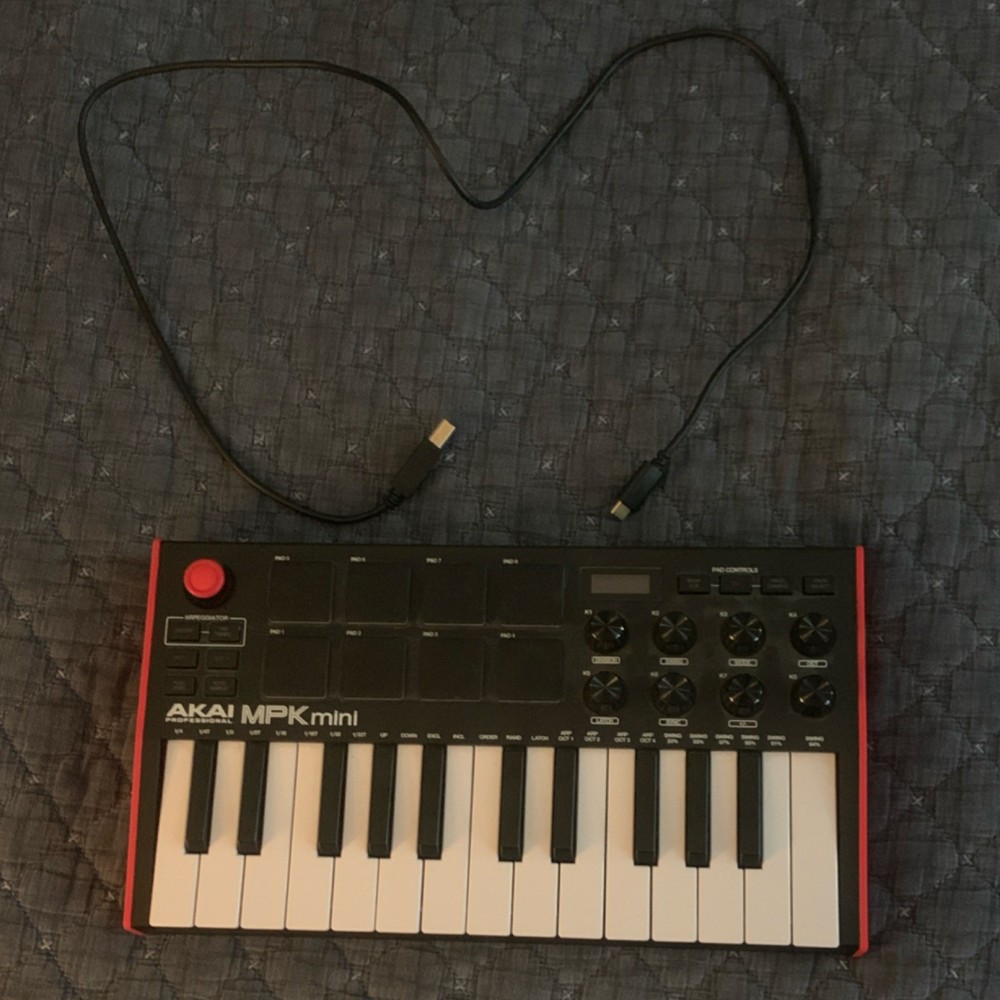 Akai MPK mini 25-Key USB MIDI Keyboard Controller Drum Pads Knobs Pitch Wheel