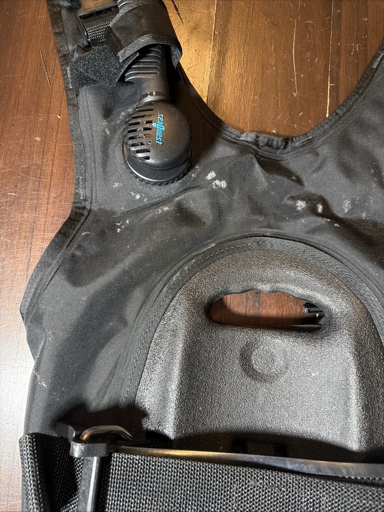 Seaquest wave scuba diving jacket - Size M.. medium