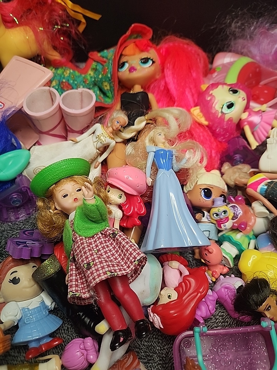 Mixed Girl Toys Clean Up Lot - Barbie, Trolls, Strawberry Shortcake & More!