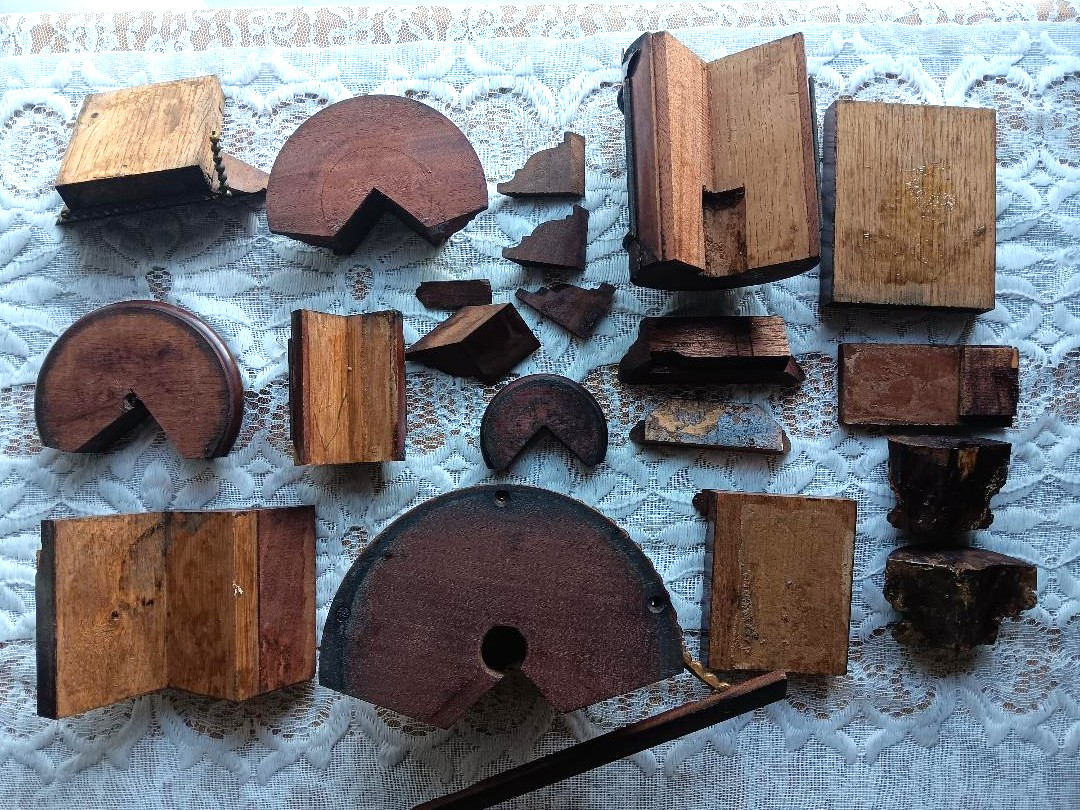 Antique Architectural Salvage Wood Brass Decorative Ornate Elements Trim