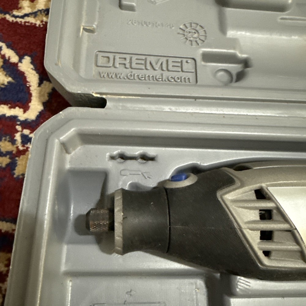 Dremel 3000 Variable Speed Rotary Tool + Kits