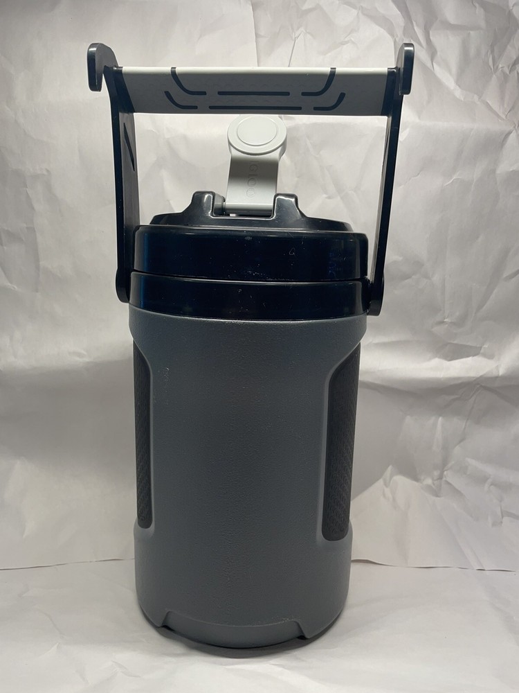 Igloo Latitude Pro 1/2 gallon water bottle