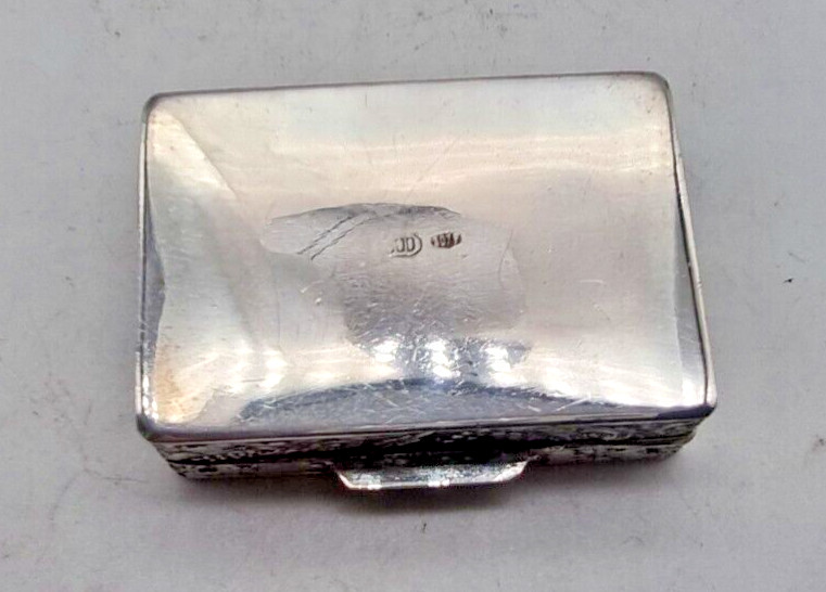 NICE CONTINENTAL .800 GRADE SILVER PILL BOX CIRCA 1930