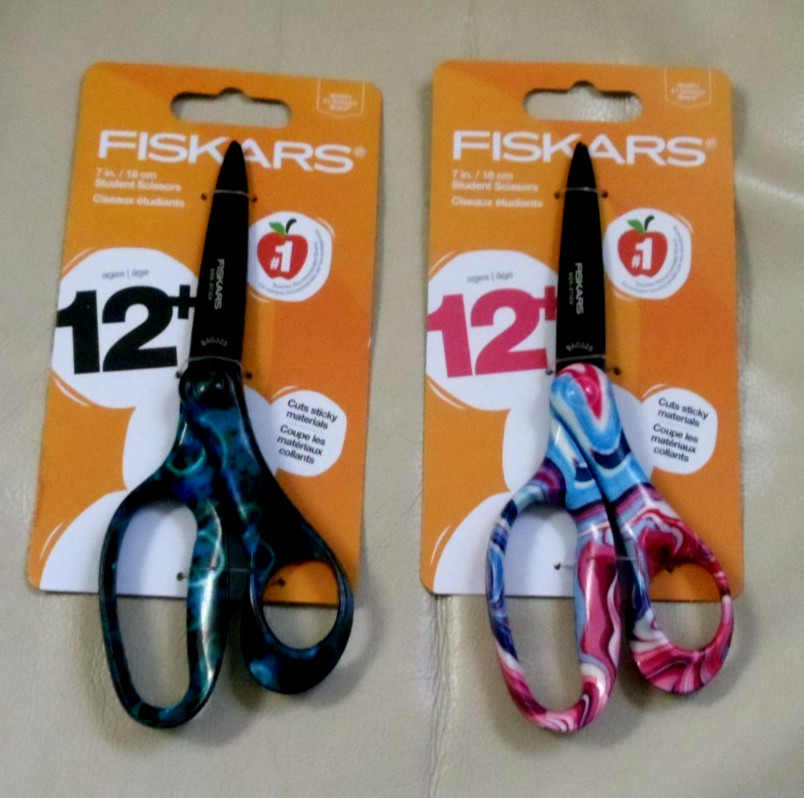 Fiskars Student Scissors 7" (Qty of 2 Scissors with  2 different colors)