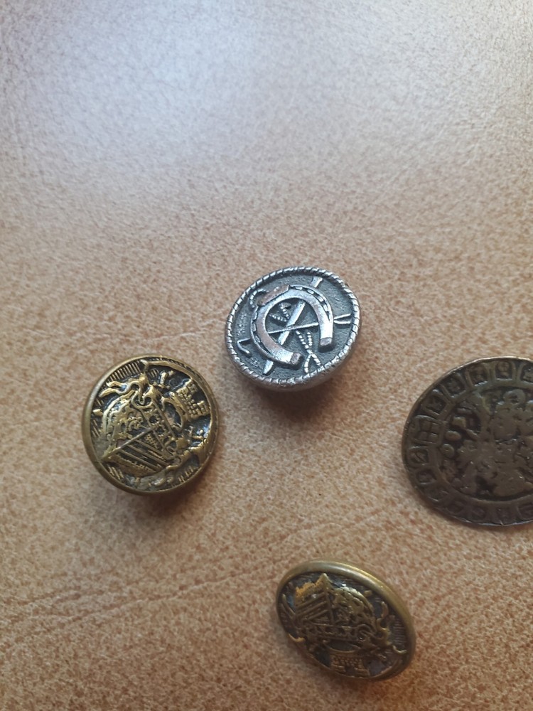 4 miscellaneous antique brass buttons