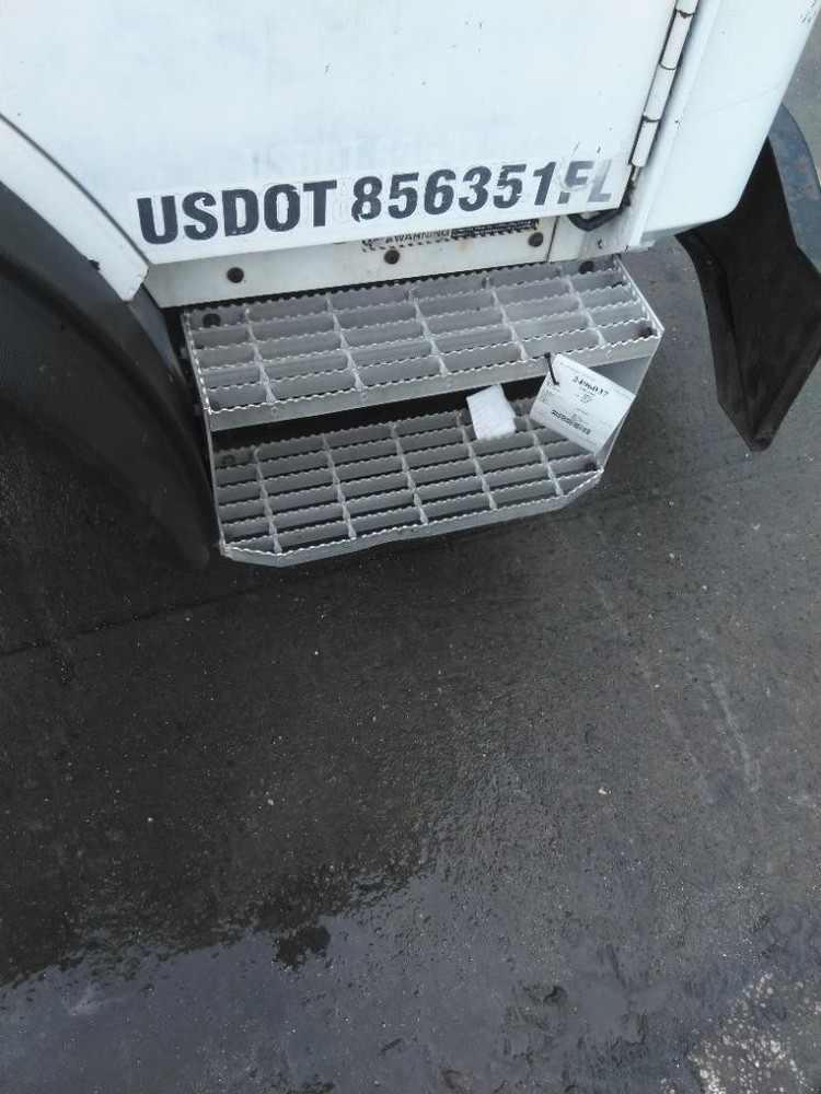 Replaces MACK MR690 CAB STEP ,  FL