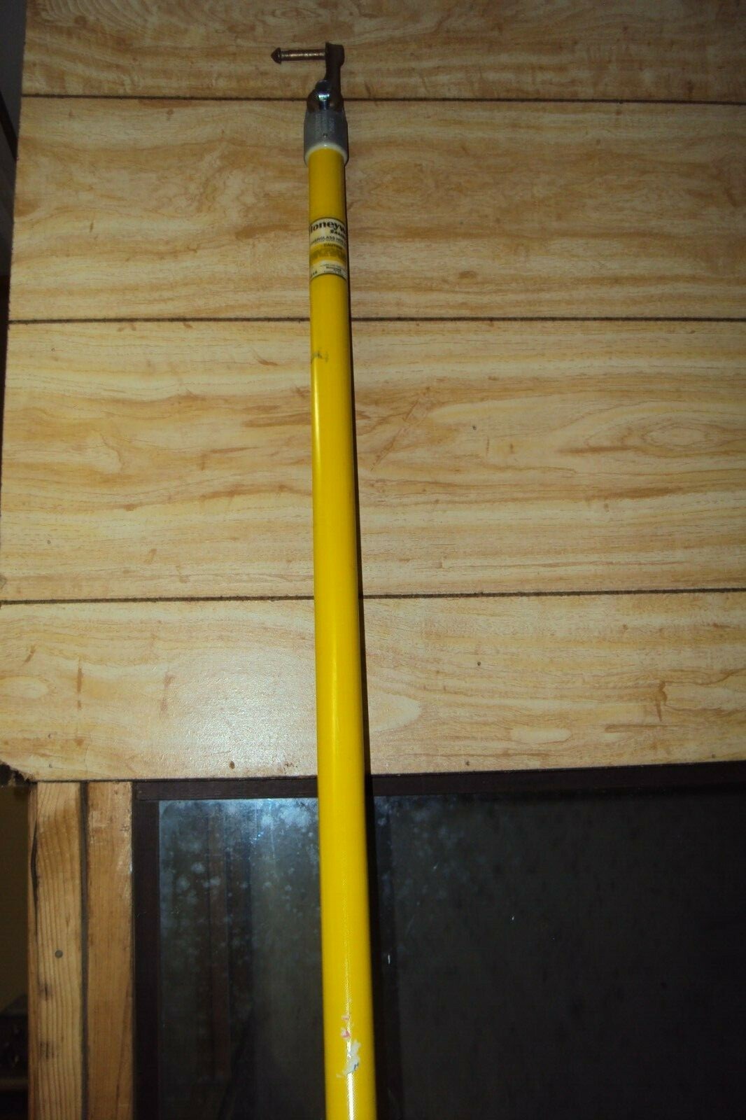 HONEYWELL SALISBURY 4215 Hot Switch Stick, Fiberglass Material,  8 feet (PK/2)