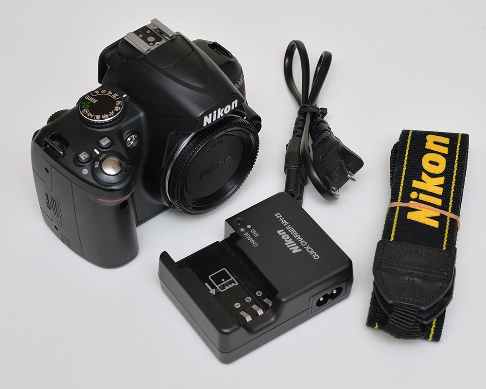 Nikon D3000, Shutter count534, The last Nikon CCD camera