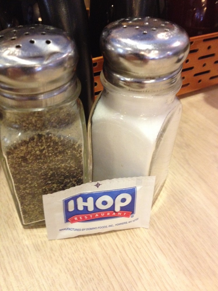 Salt or Pepper Shaker Replacement Plastic Top ( 12 Count )