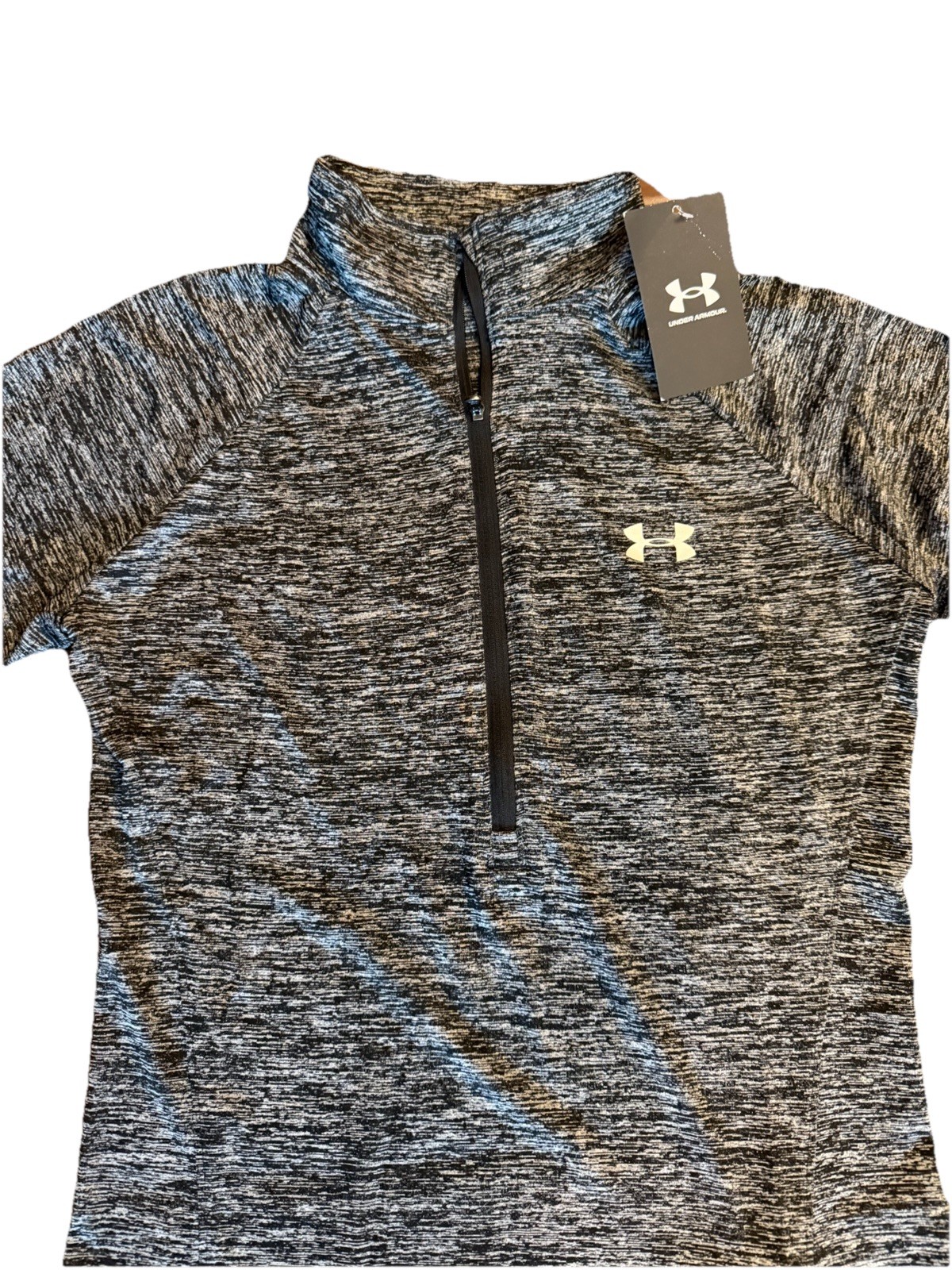 Women’s Under Armour 1/4 zip long sleeve shirt, nwt, size small