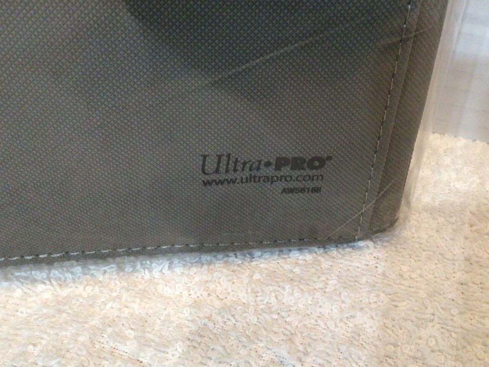 Magic The Gathering Ultra Pro Binder Zippered