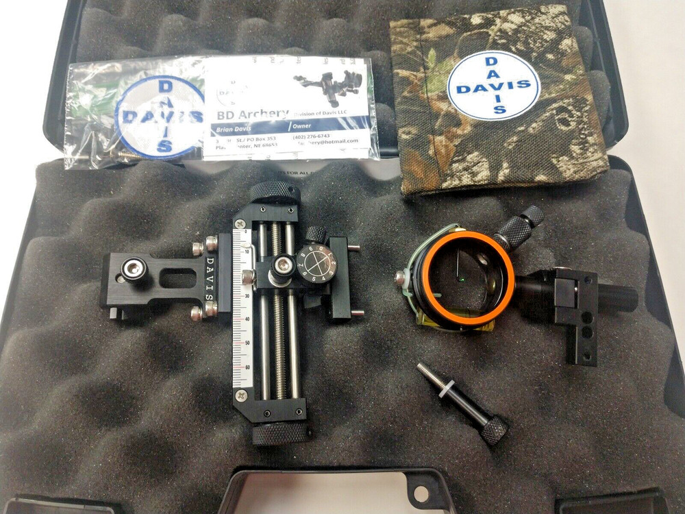 4" DAVIS SIGHT with Picatinny mount-Black/Black knobs-Scope with .010 green pin