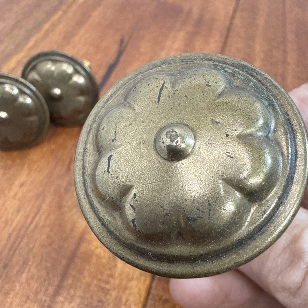 Decorative Shabby Brass Flower 1.5 Round Drawer Cabinet Knobs Pulls Lot 4