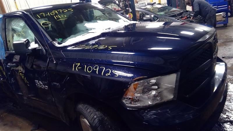 17 18 RAM 1500 Air Shutter