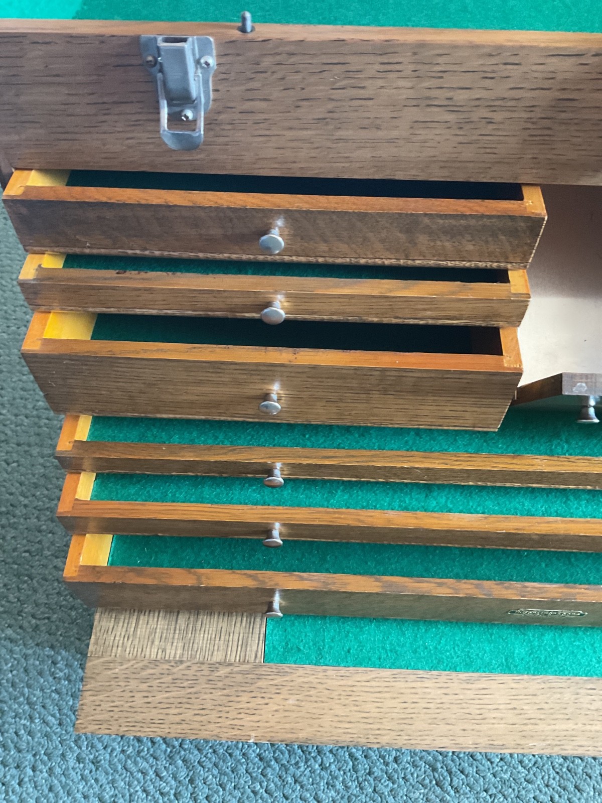 1979 GERSTNER & SONS MODEL 052 JOURNEYMAN MACHINISTS 11-DRAWER WOOD TOOL BOX