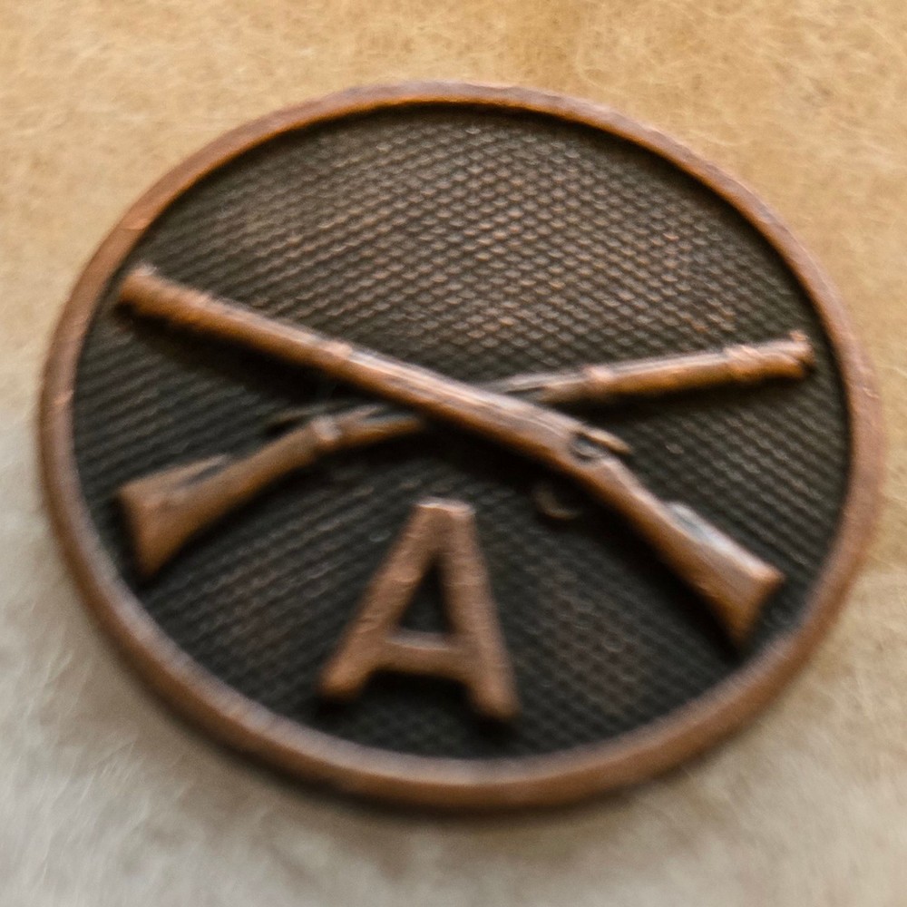 WW1 US Infantry  "A" Collar Disc w/good nut & post.