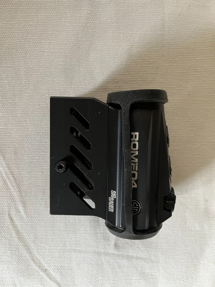 SIG SAUER Romeo4 Compact Red-Dot Sight (SOR41001)