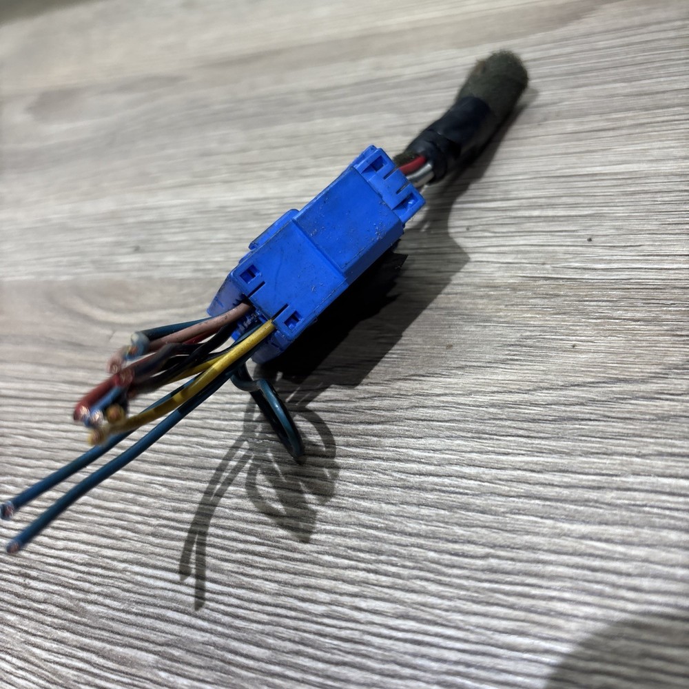Fiat Coupe Blue Connector